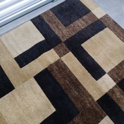 Alfombra Y Buro 