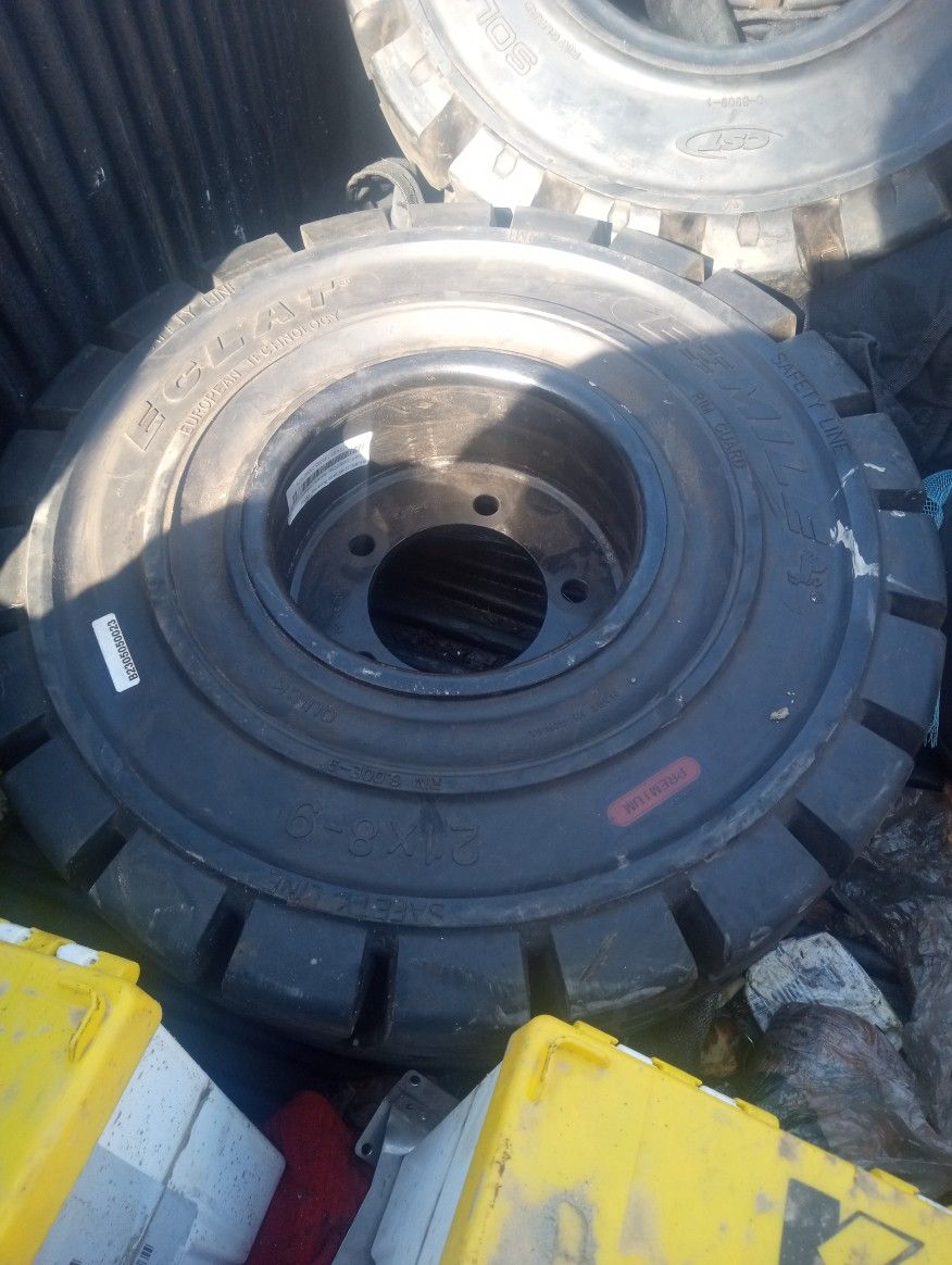 Forklift Tires