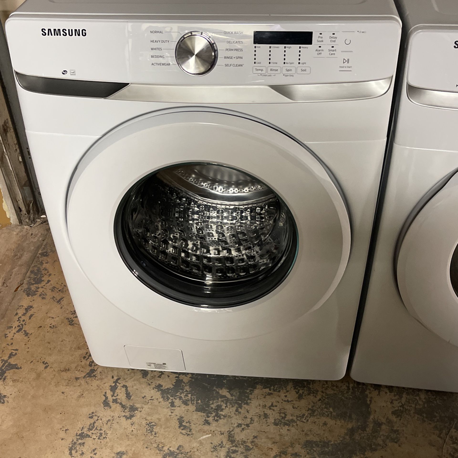 New Open Box Samsung Washer And Dryer 27” Width Electric Scratch And Dents 