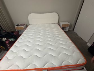 Bedroom set