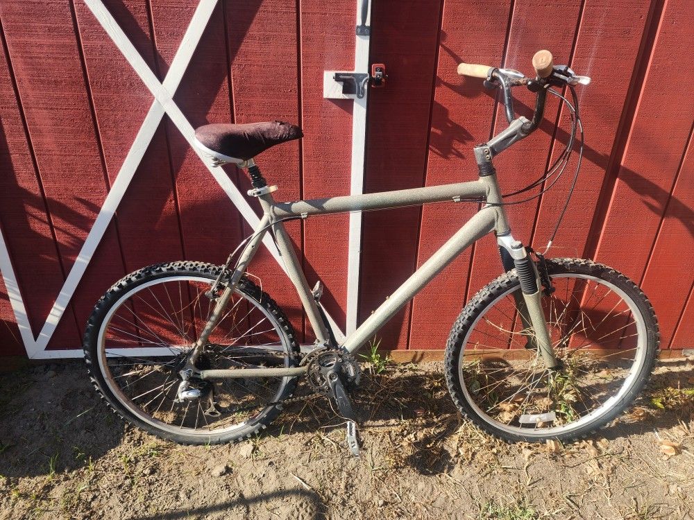90's Era Giant Brand Mountain Bike