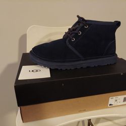 UGG Neumel Short  8 US 