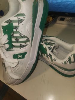 New Sneakers Size 10.5(mens)