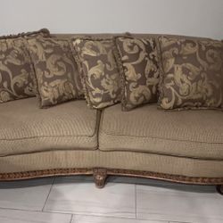 Schnading Sofa With Pillows 