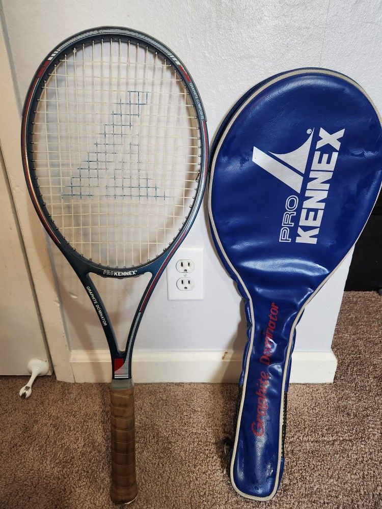 PRO KENNEX GRAPHITE DOMINATOR TENNIS RACQUET LONG STORAGE WELL
