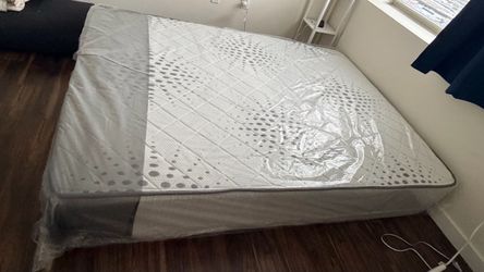 Queen Mattress - almost new