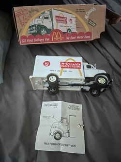 ERTL COLLECTIBLES ‘53 FORD DELIVERY VAN DIE-CAST BANK STOCK #H233 McDONALD’S