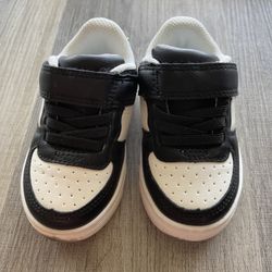 Cat and Jack Toddler Shoe