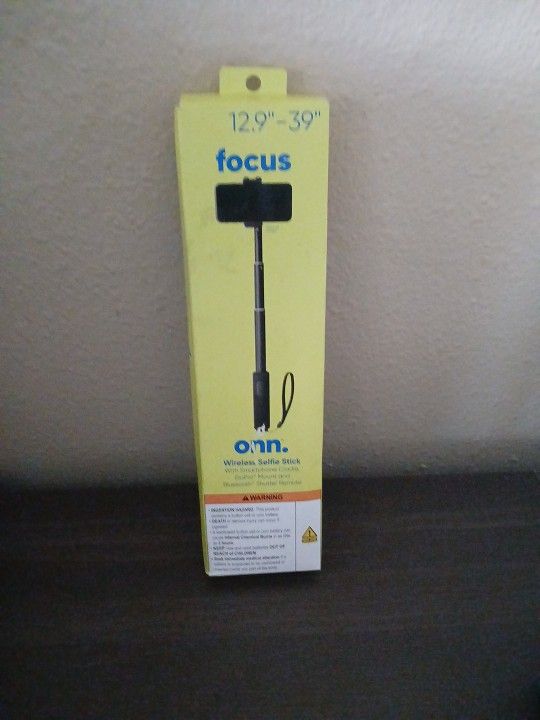 Onn. Wireless Selfie Stick