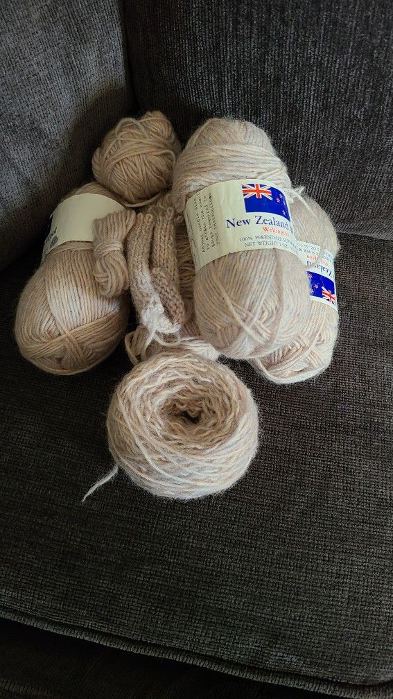 (Yarn) 100% Perendale Super Wool