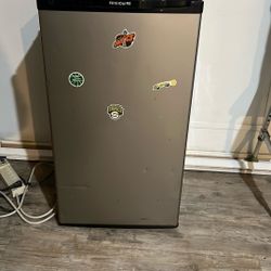 Refrigerator/ Freezer