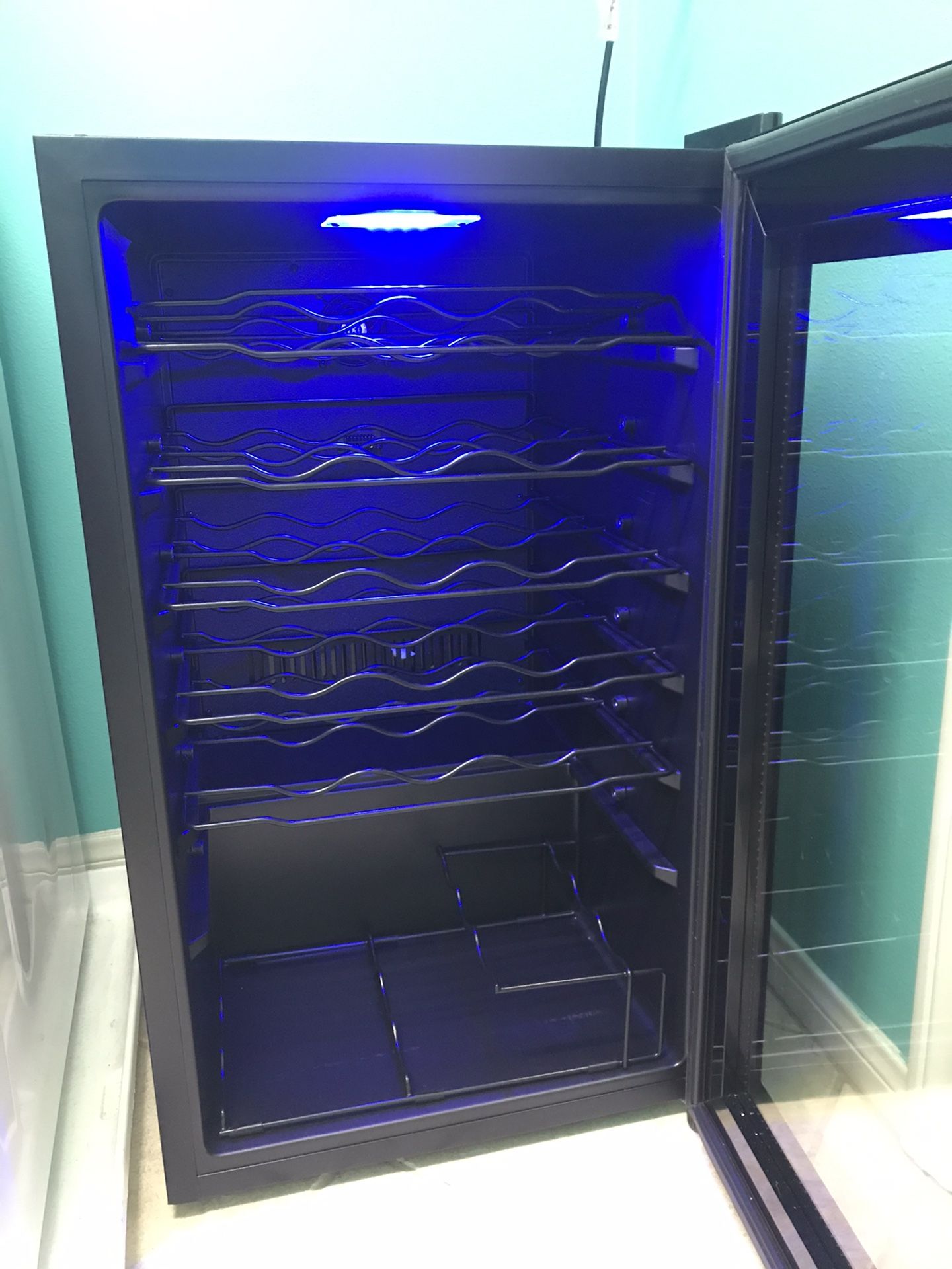 Vinotemp wine fridge for Sale in Fontana, CA OfferUp