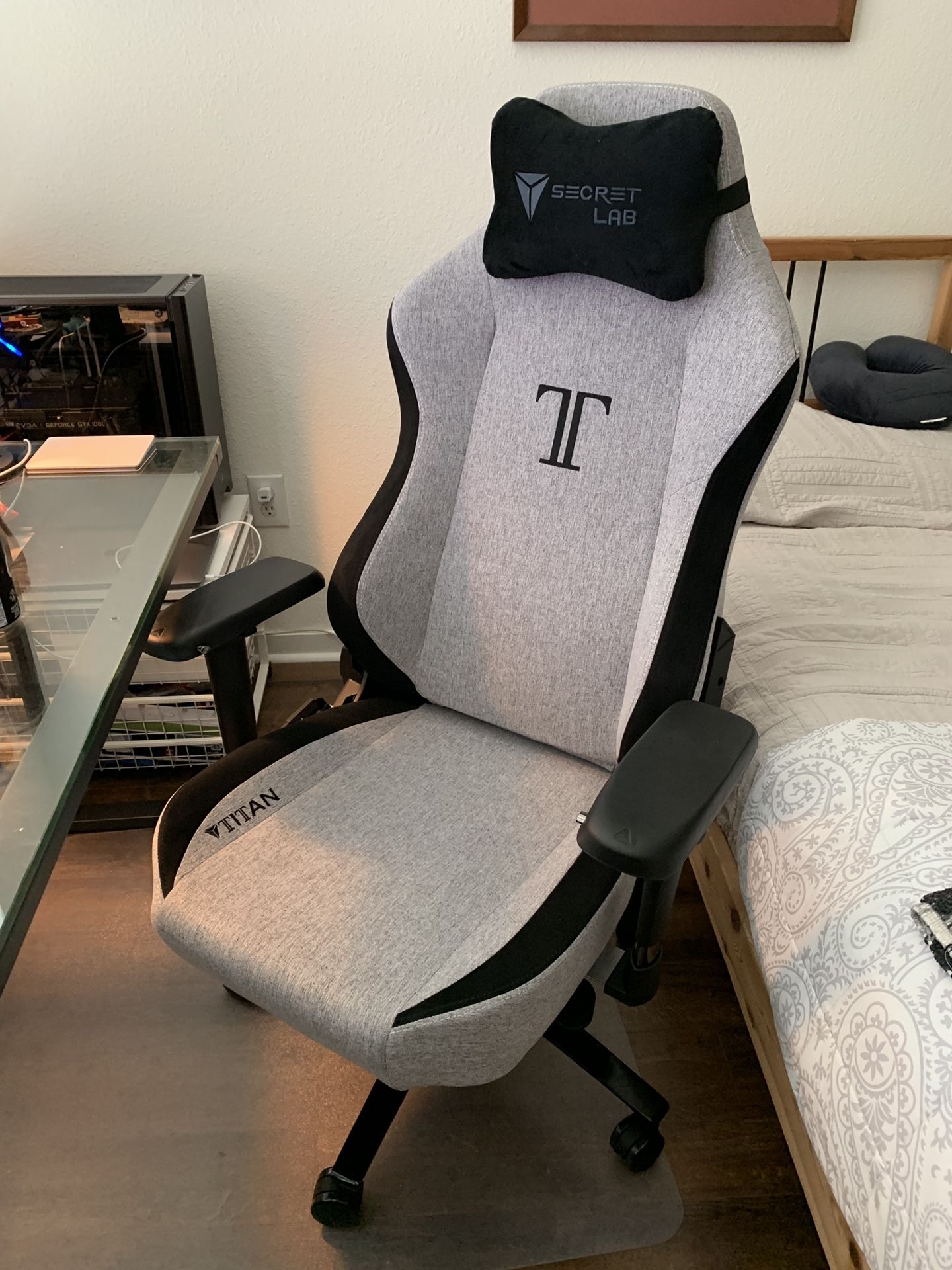 Secretlab best sale titan used