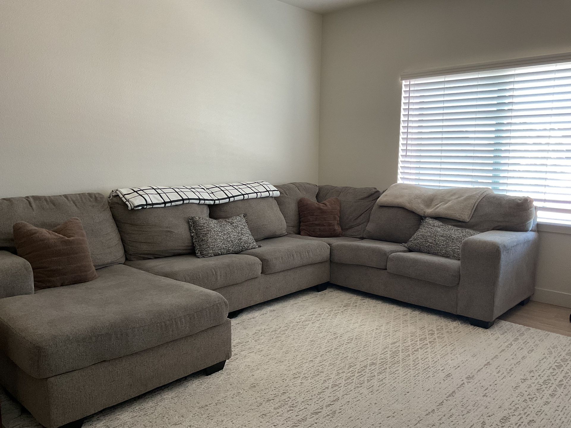 Ballinasloe 3-piece couch 