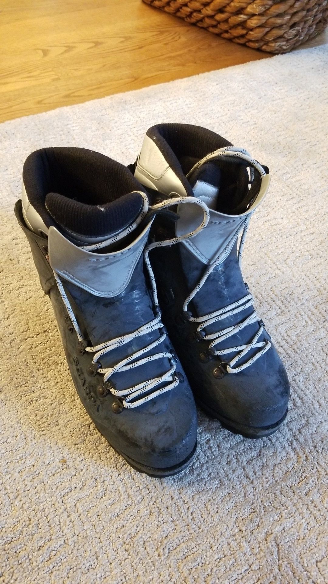 Scarpa Plastic climbing boots
