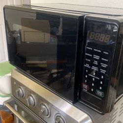 Smaller microwave oven great shape