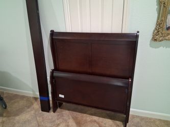 2 twin size beds