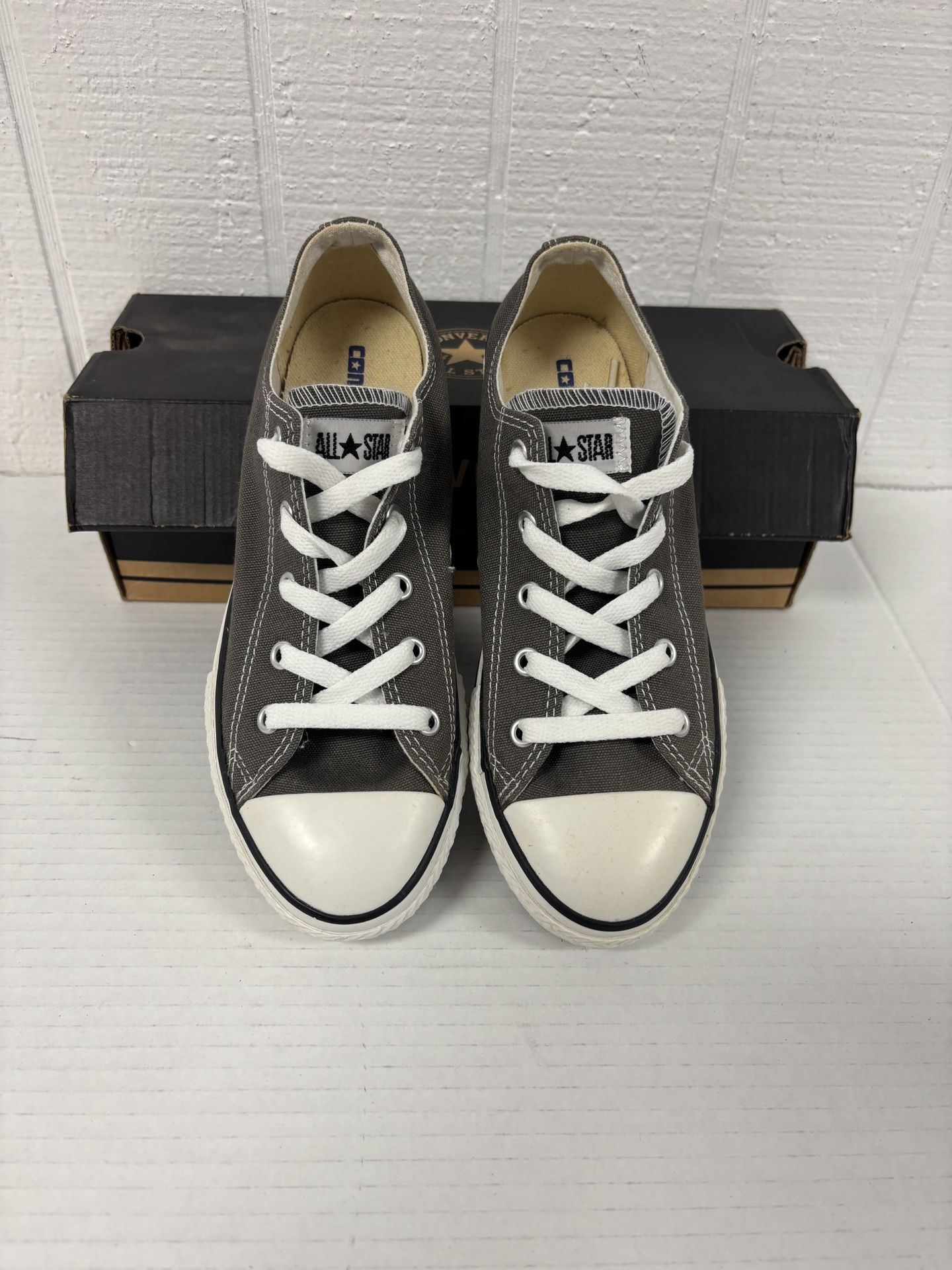 Converse Size 3 Youth New In Box