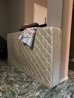 Twin mattress