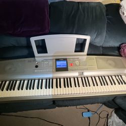 Yamaha Portable Grand DGX-505 Digital Piano Keyboard, w/ Power Supply. WORKS!