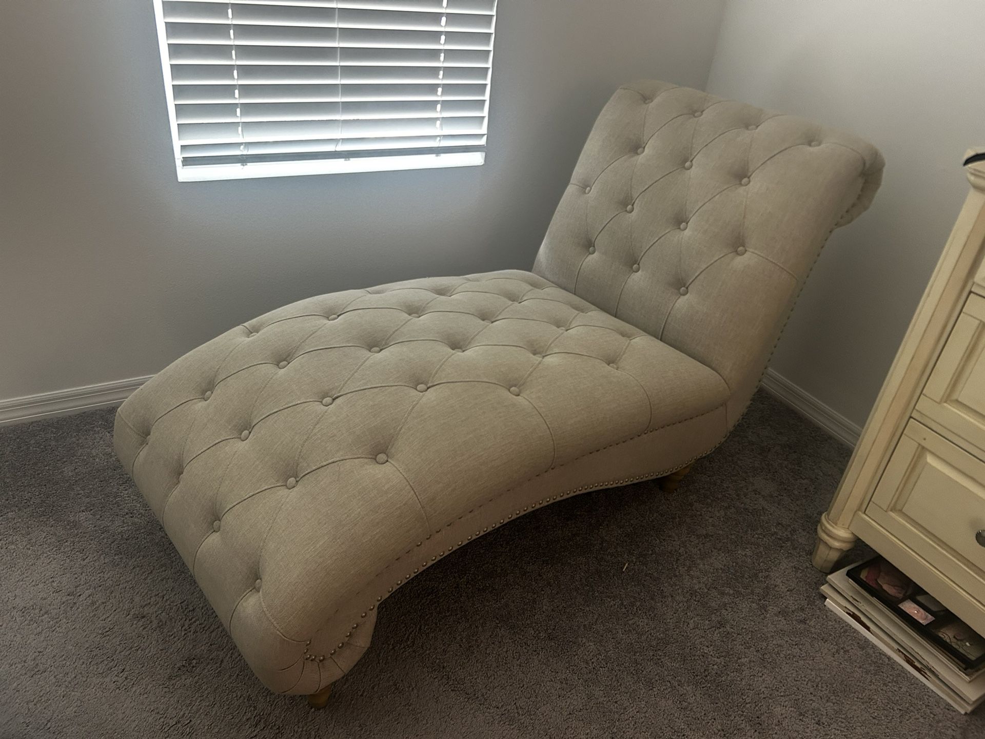 Upholstered Chaise Lounge Tufted beige