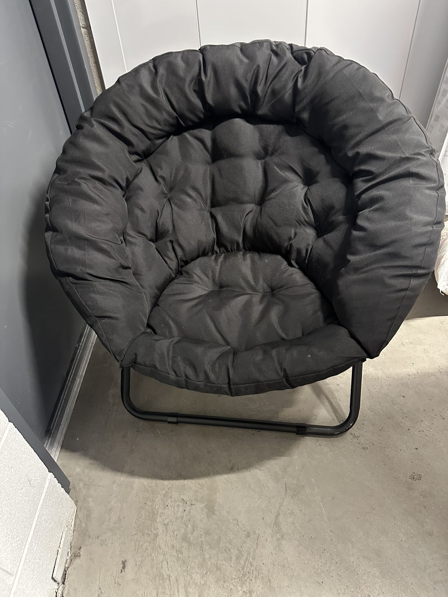 Round Folding Saucer Chair