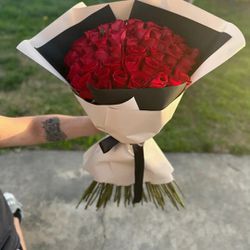 50 Roses Long Stem 