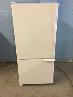 18 Cubic Foot Bottom Freezer Refrigerator