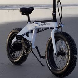 Jupiter Defiant Folding Fat-Tire E-Bike – Like New, Low Miles