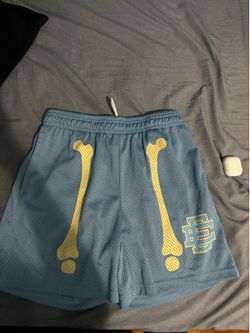 EE SHORTS
