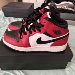 Jordan 1s Size 4y