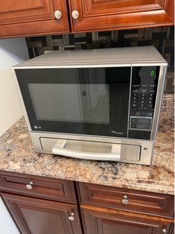 LG LCSP1110ST countertop microwave and baking oven combination