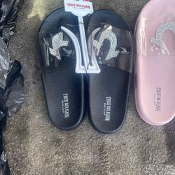 Sandles True Religion 