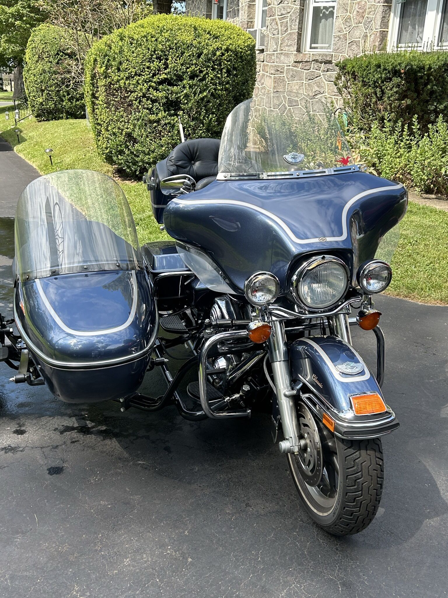 2003 Harley Davidson FLHTCI with sidecar