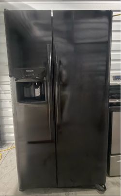 Frigidaire Side-by-Side Refrigerator Black