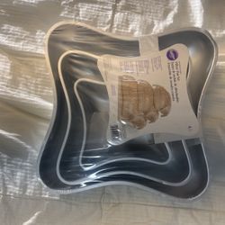Wilton Pillow Pan Set 4 Pieces 