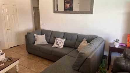 Couch set