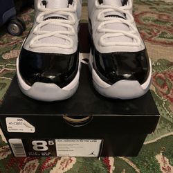Jordan 11 Low Concord