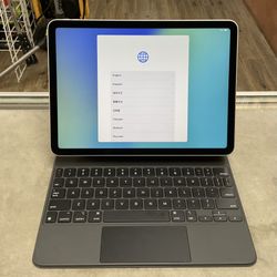 Apple iPadAir 5th Gen 256 Gb W/ Keyboard Case