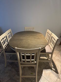 Dining Table Set with 6 Chairs – Only 3 Months Old – Like New