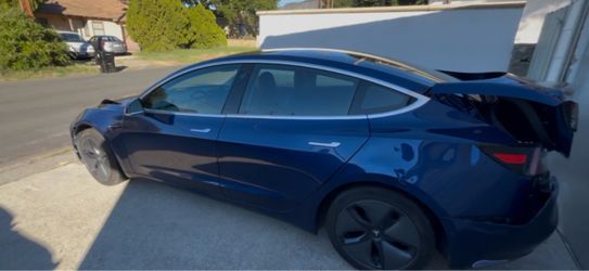 Tesla model 3  For sale for parts