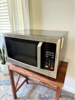Toshiba counter top microwave with black stainless steel finish