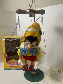 Disney Telco Pinocchio Puppet Singing Marionette Musical singing Box