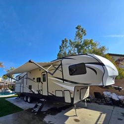 2019 Keystone Hideout 5th Wheel 
