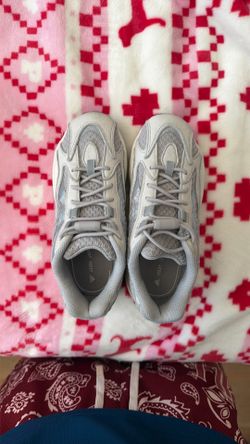 Yeezy size 2