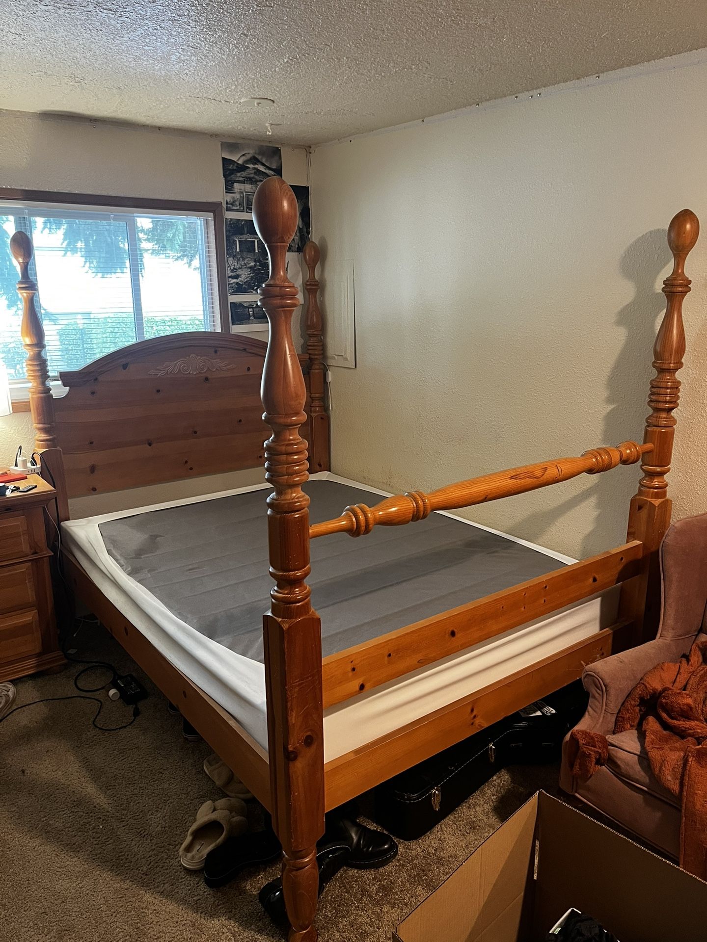 Bassett Solid Wood Queen Bed Frame