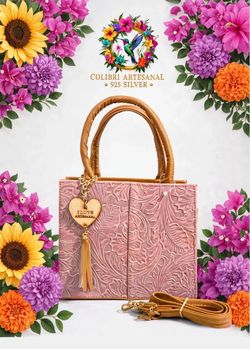 Bolso Artesanal de piel vegana grabada.