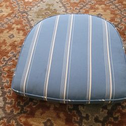 Great Condition Cushion 18"×18"
