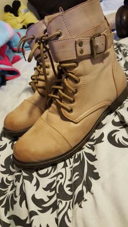 Womens boots 10 in good condition