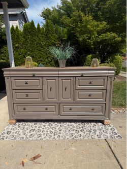 Solid wood 8 drawer dresser